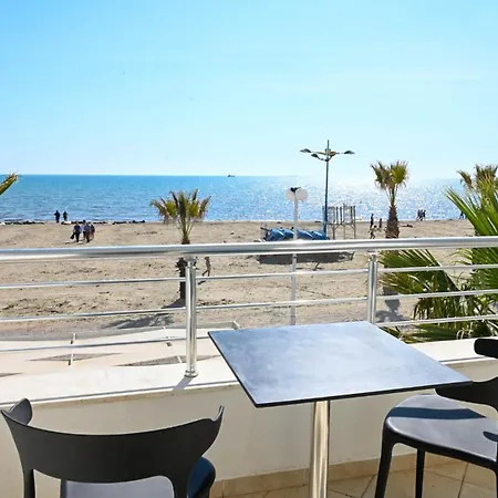 Wave Beachfront