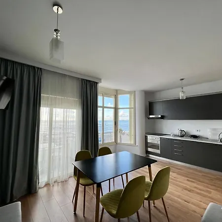 Apart Otel Wave Beachfront Dıraç