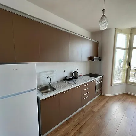 Wave Beachfront Apartmanhotel