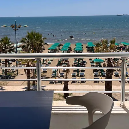 Wave Beachfront 3*