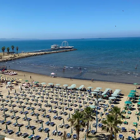 Wave Beachfront Durrës