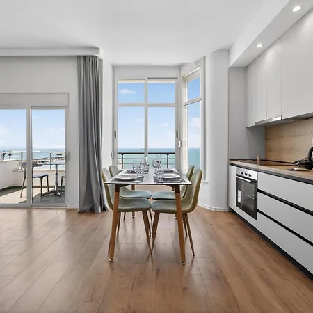 Wave Beachfront Apartmanhotel