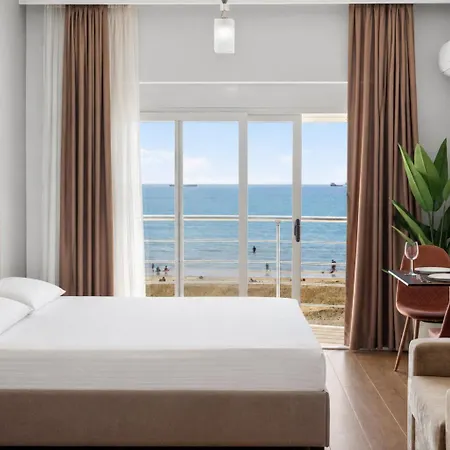 Wave Beachfront Apartmanhotel Durrës