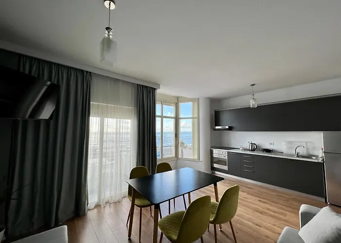 Apartahotel Wave Beachfront Durrës