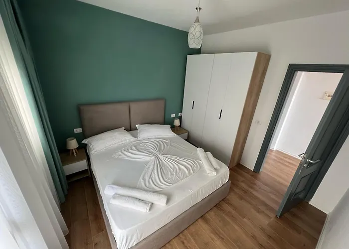 Wave Beachfront Apartahotel 3*