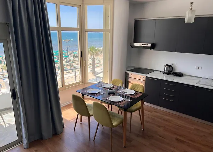 Wave Beachfront Apartahotel 3*