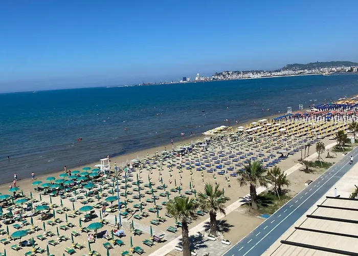 Wave Beachfront Apartahotel Durrës