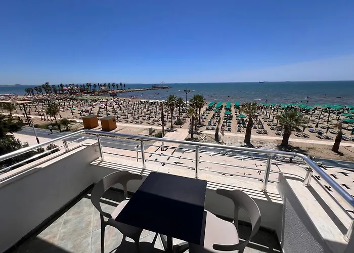 Wave Beachfront Lägenhetshotell Durrës