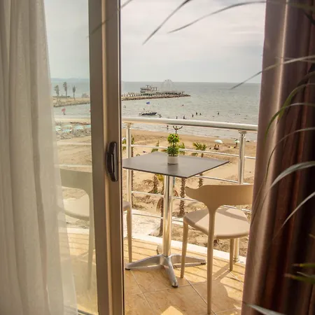 Wave Beachfront