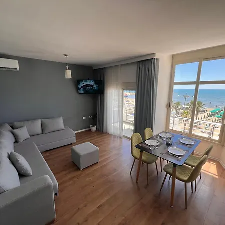 Ξενοδοχείο με διαμερίσματα Wave Beachfront