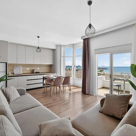 Wave Beachfront Ξενοδοχείο με διαμερίσματα