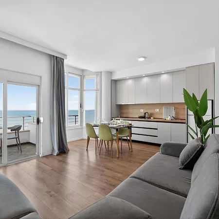 Ξενοδοχείο με διαμερίσματα Wave Beachfront