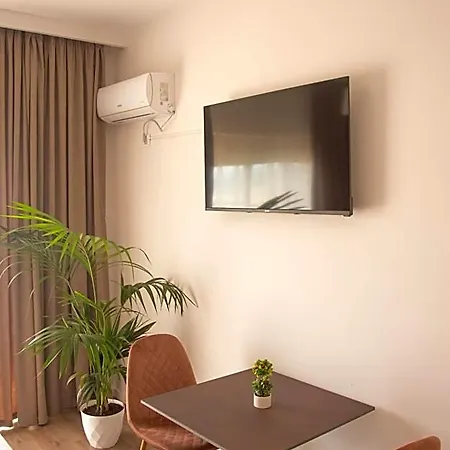 Wave Beachfront Ξενοδοχείο με διαμερίσματα