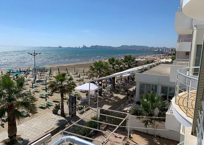 Wave Beachfront Aparthotel